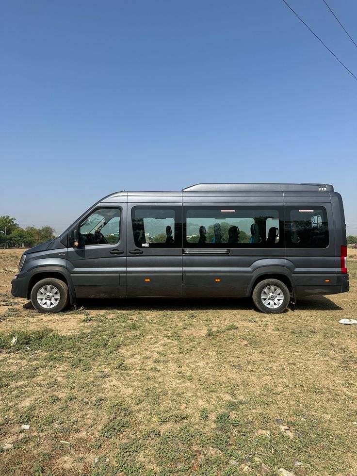 Force Urbania Luxury Van