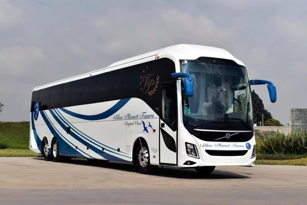 27 Seater Deluxe Tourist Bus